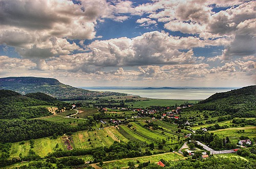 Hungary sold 1783 residency bonds in 2014